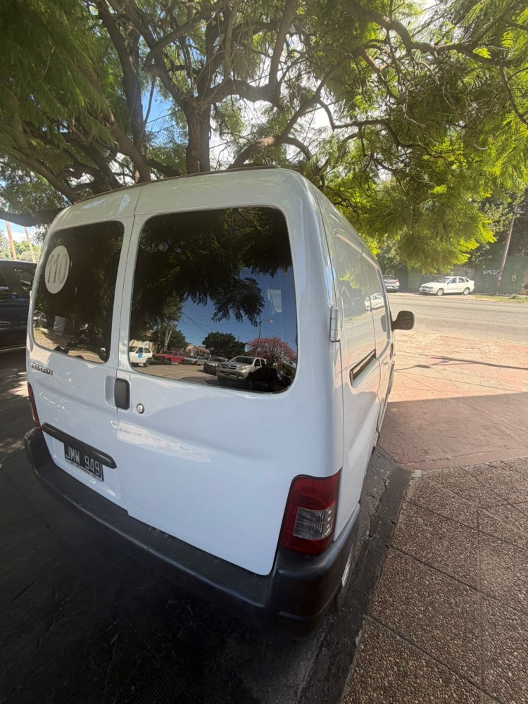 Peugeot Partner CONFORT 1.6 HDI — foto 11